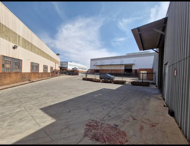 1,200M² FACTORY TO LET IN JET PARK
